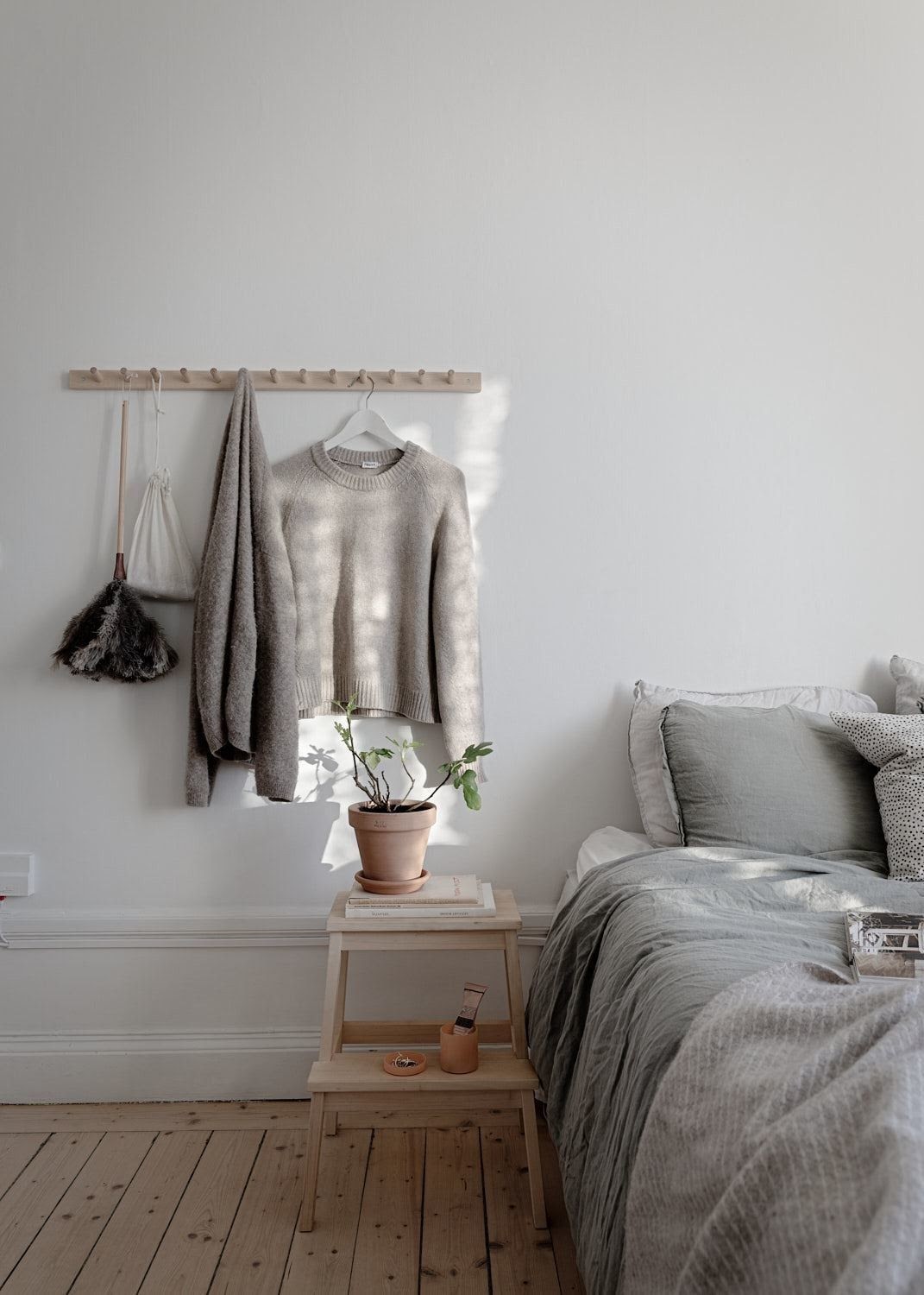 quarto casal cinza minimalista